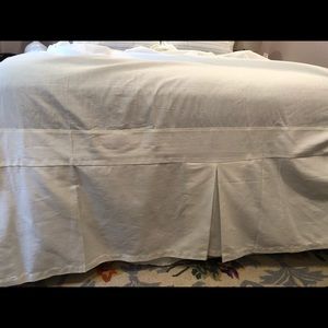 Pottery barn queen size bed skirt